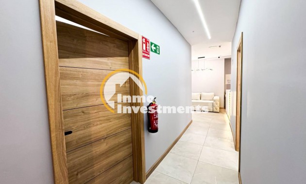 Reventa - Local comercial - Torrevieja - Centro