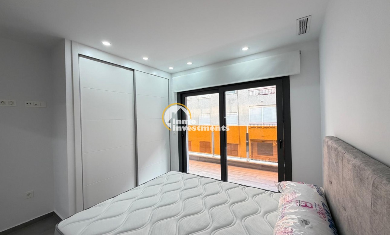 Reventa - Apartamento - Torrevieja - Estacion de autobuses