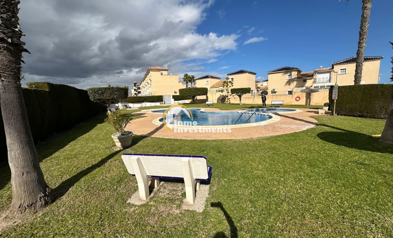 Resale - Villa - Orihuela - Urbanización Perla del Mar