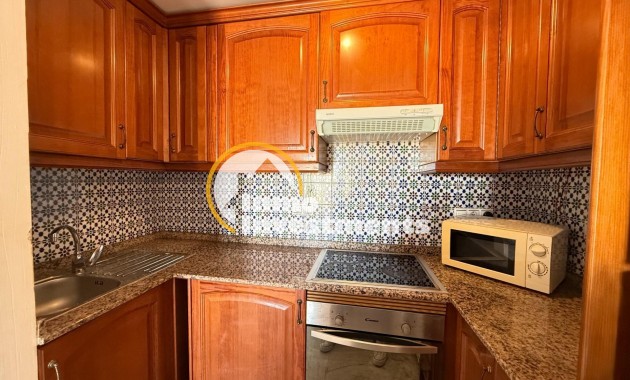 Resale - Apartment - Torrevieja - Playa de Los Locos