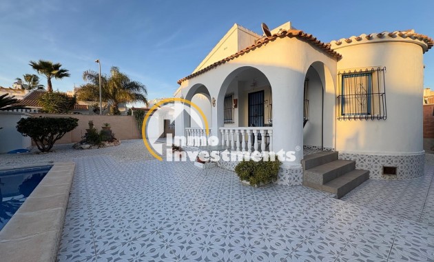 Reventa - Chalet independiente - Orihuela Costa - La Florida