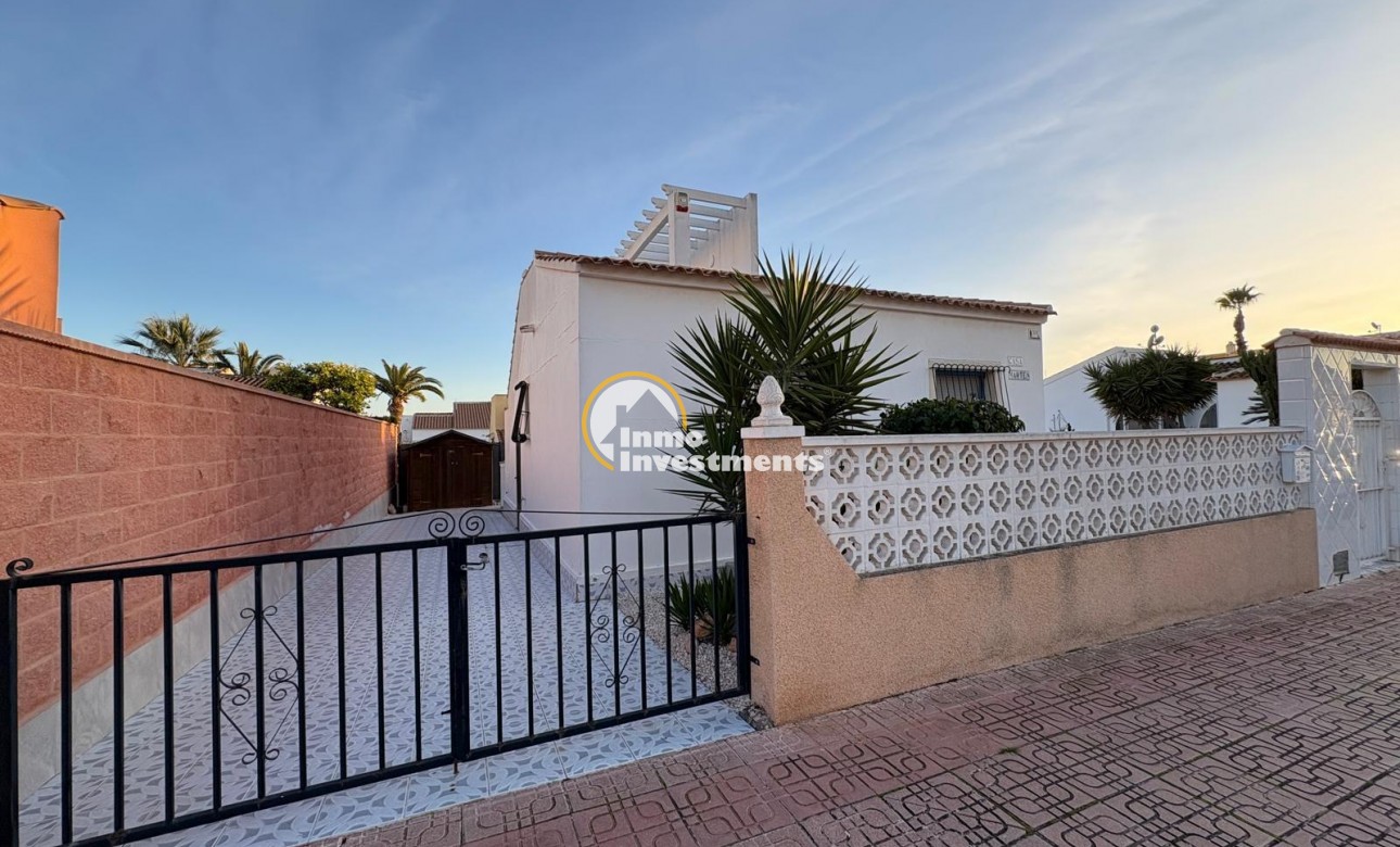 Reventa - Chalet independiente - Orihuela Costa - La Florida