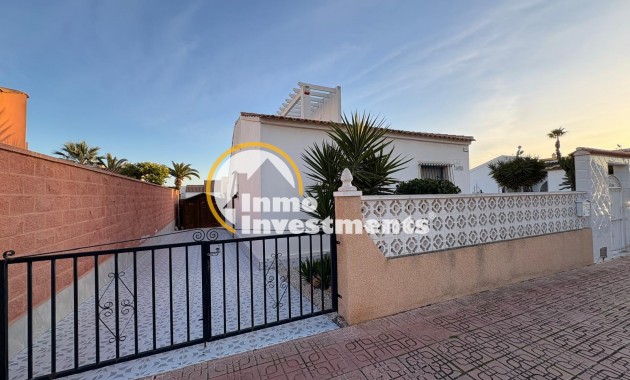 Reventa - Chalet independiente - Orihuela Costa - La Florida