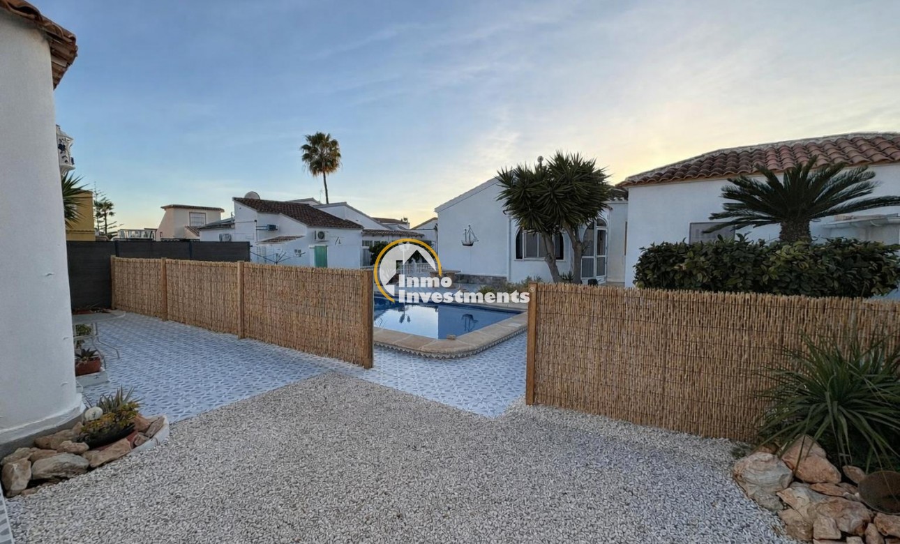 Reventa - Chalet independiente - Orihuela Costa - La Florida