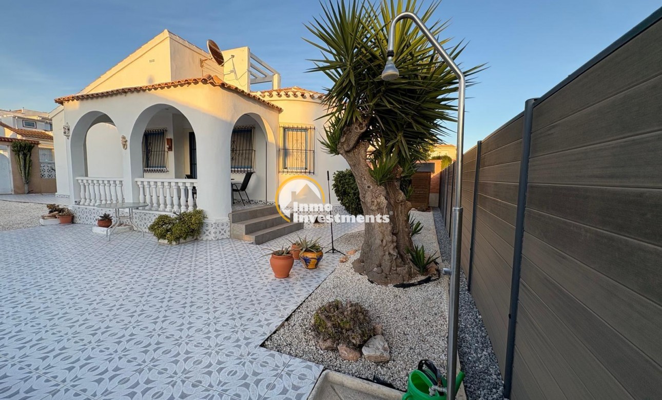 Reventa - Chalet independiente - Orihuela Costa - La Florida