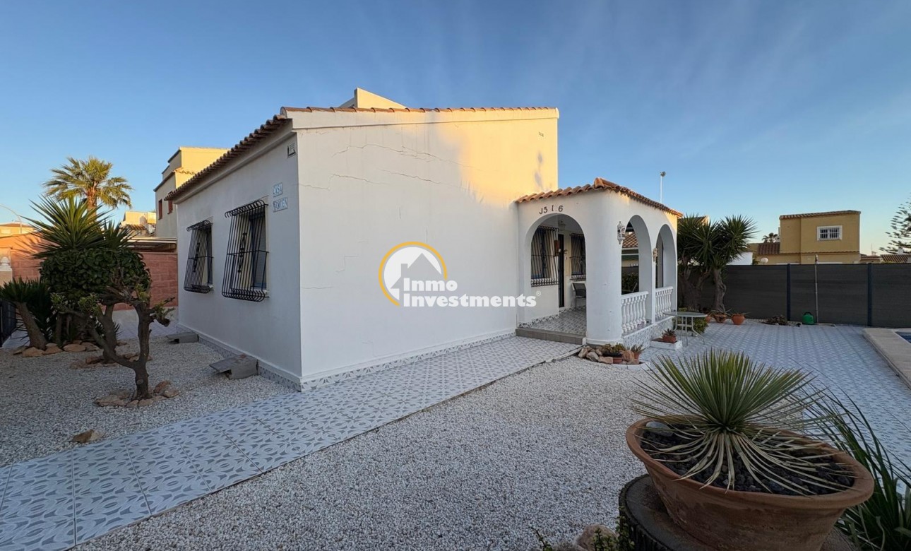 Reventa - Chalet independiente - Orihuela Costa - La Florida