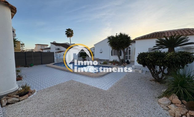 Reventa - Chalet independiente - Orihuela Costa - La Florida