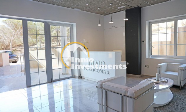 Alquiler larga temporada - Local comercial - Guardamar del Segura - Urbanizaciones