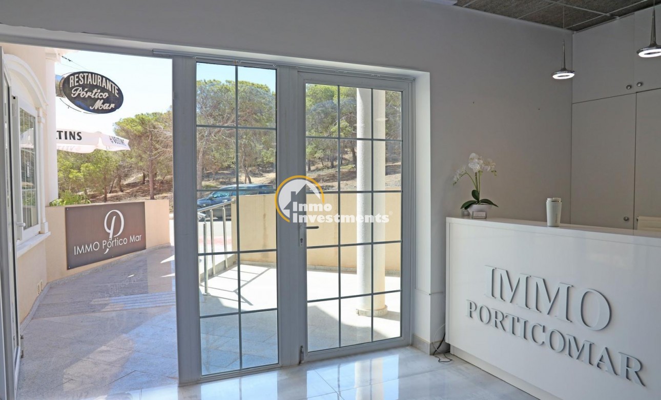 Alquiler larga temporada - Local comercial - Guardamar del Segura - Urbanizaciones