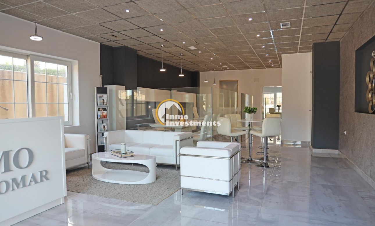 Alquiler larga temporada - Local comercial - Guardamar del Segura - Urbanizaciones