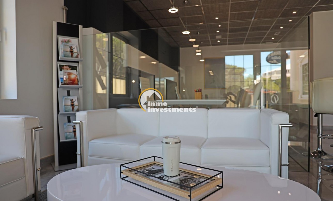 Alquiler larga temporada - Local comercial - Guardamar del Segura - Urbanizaciones