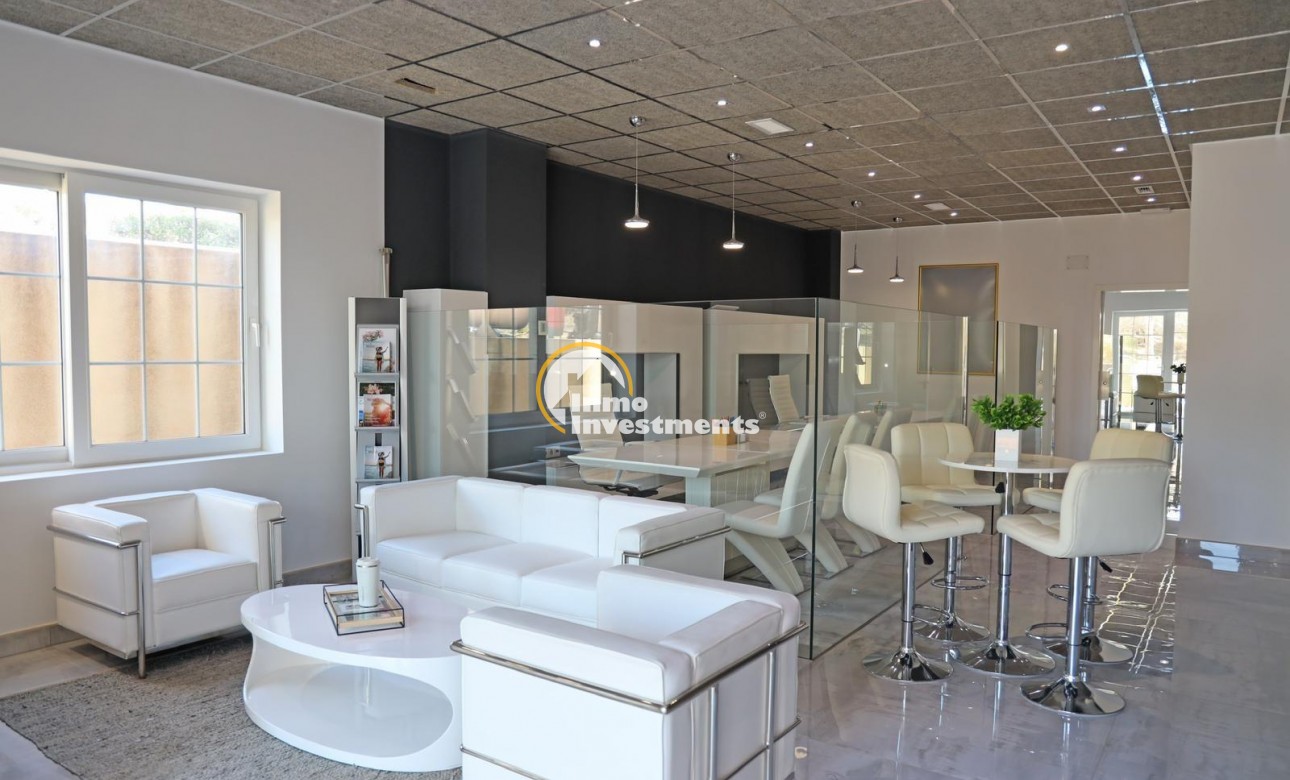 Alquiler larga temporada - Local comercial - Guardamar del Segura - Urbanizaciones