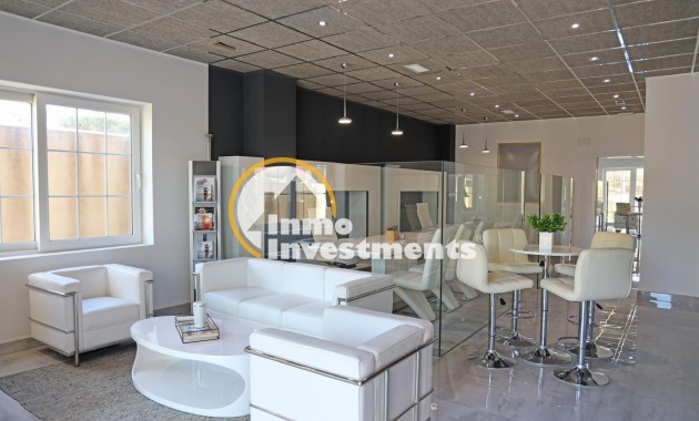 Alquiler larga temporada - Local comercial - Guardamar del Segura - Urbanizaciones