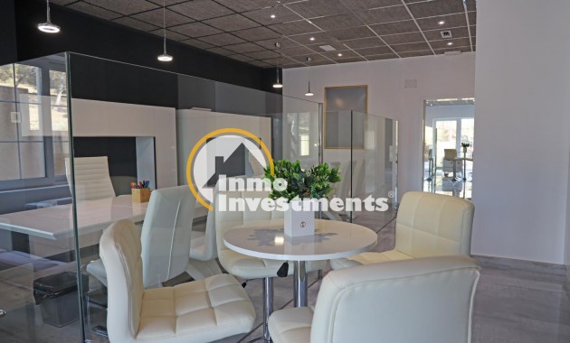 Alquiler larga temporada - Local comercial - Guardamar del Segura - Urbanizaciones