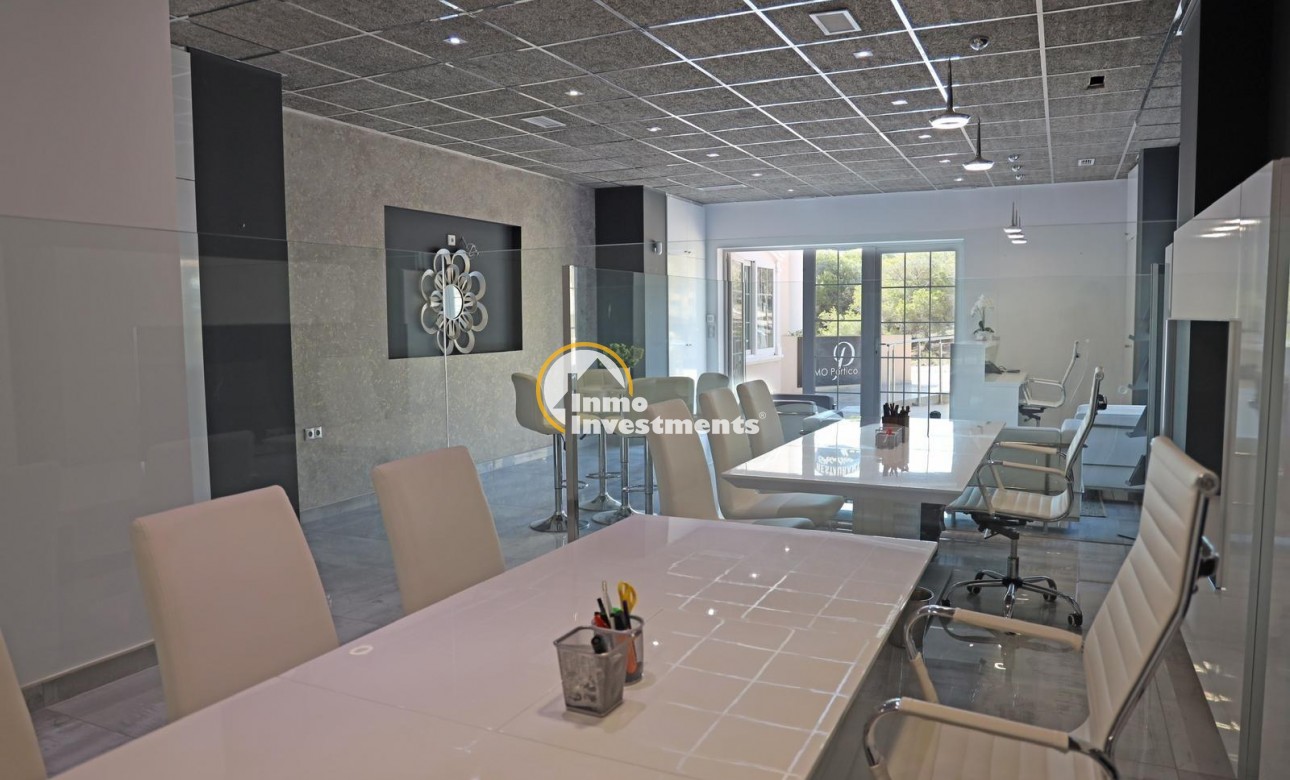 Alquiler larga temporada - Local comercial - Guardamar del Segura - Urbanizaciones