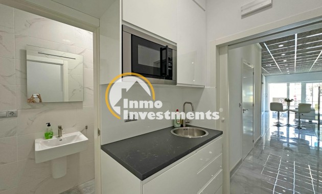 Alquiler larga temporada - Local comercial - Guardamar del Segura - Urbanizaciones