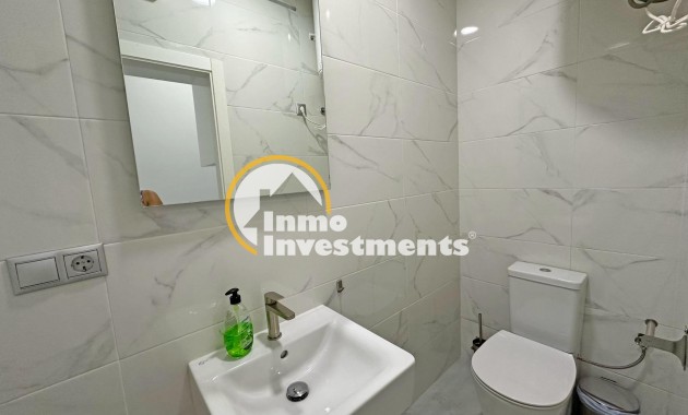 Alquiler larga temporada - Local comercial - Guardamar del Segura - Urbanizaciones