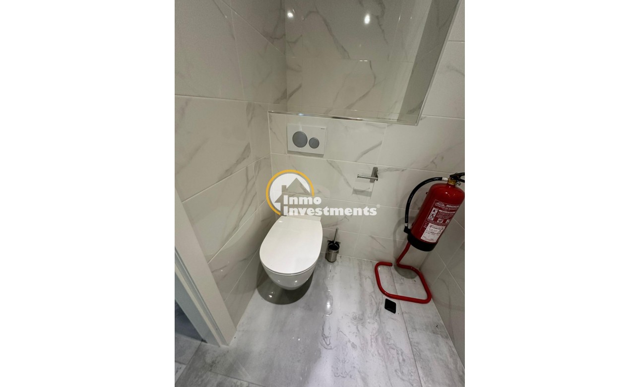 Alquiler larga temporada - Local comercial - Guardamar del Segura - Urbanizaciones