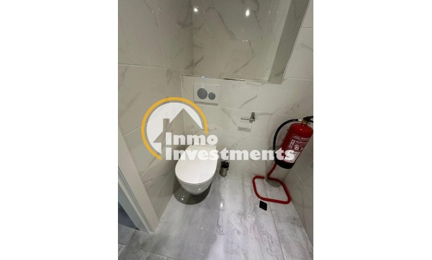 Alquiler larga temporada - Local comercial - Guardamar del Segura - Urbanizaciones