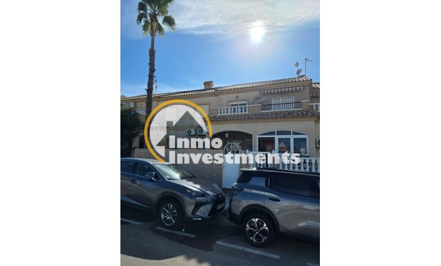 Reventa - Chalet independiente - Torrevieja - Aguas Nuevas