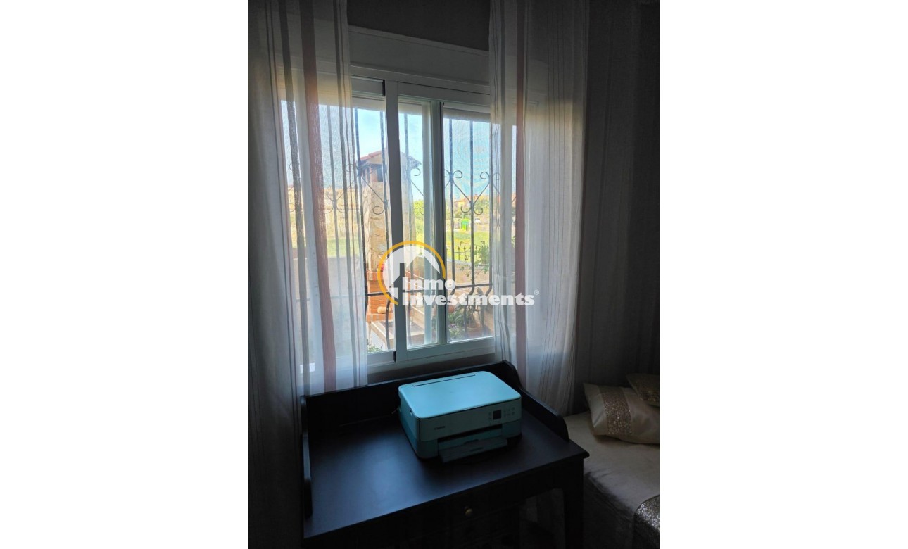 Reventa - Chalet independiente - Torrevieja - Aguas Nuevas