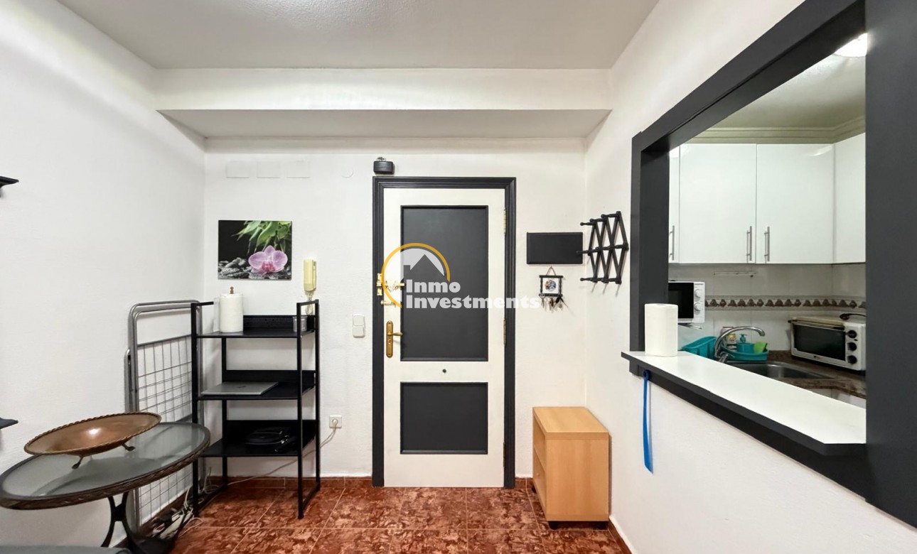 Resale - Apartment - Torrevieja - Estacion de autobuses