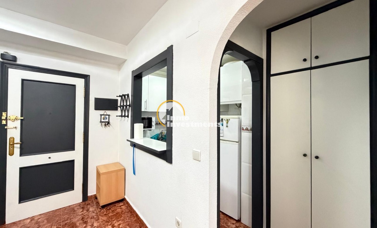 Resale - Apartment - Torrevieja - Estacion de autobuses