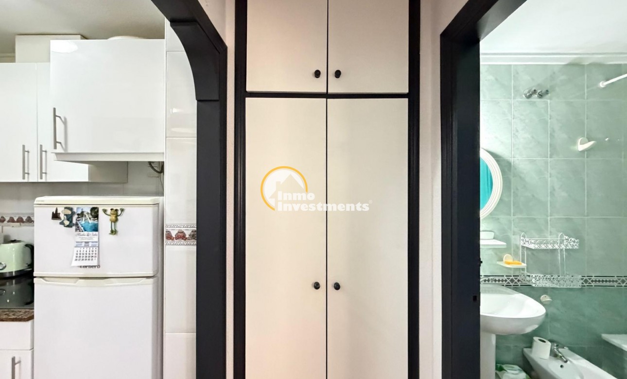 Resale - Apartment - Torrevieja - Estacion de autobuses