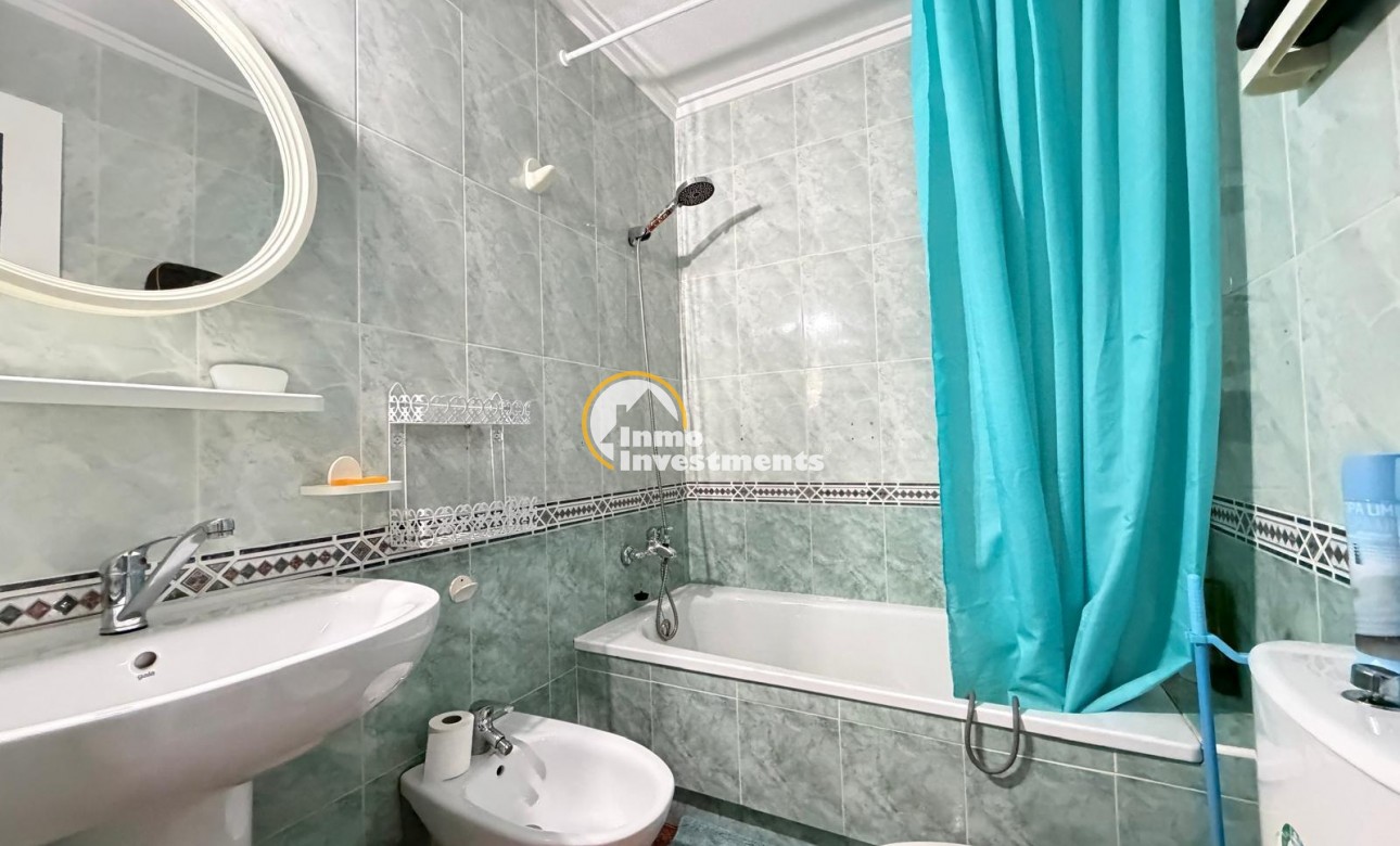 Resale - Apartment - Torrevieja - Estacion de autobuses