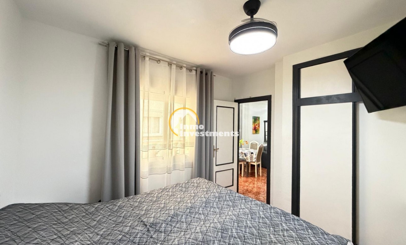 Resale - Apartment - Torrevieja - Estacion de autobuses