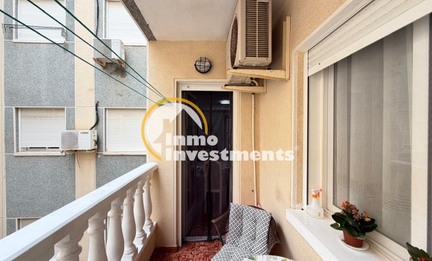 Resale - Apartment - Torrevieja - Estacion de autobuses