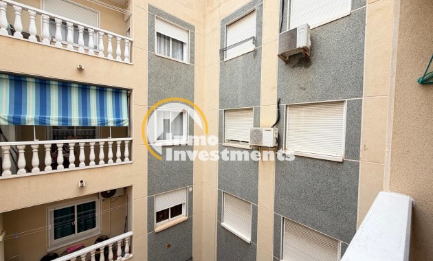 Resale - Apartment - Torrevieja - Estacion de autobuses