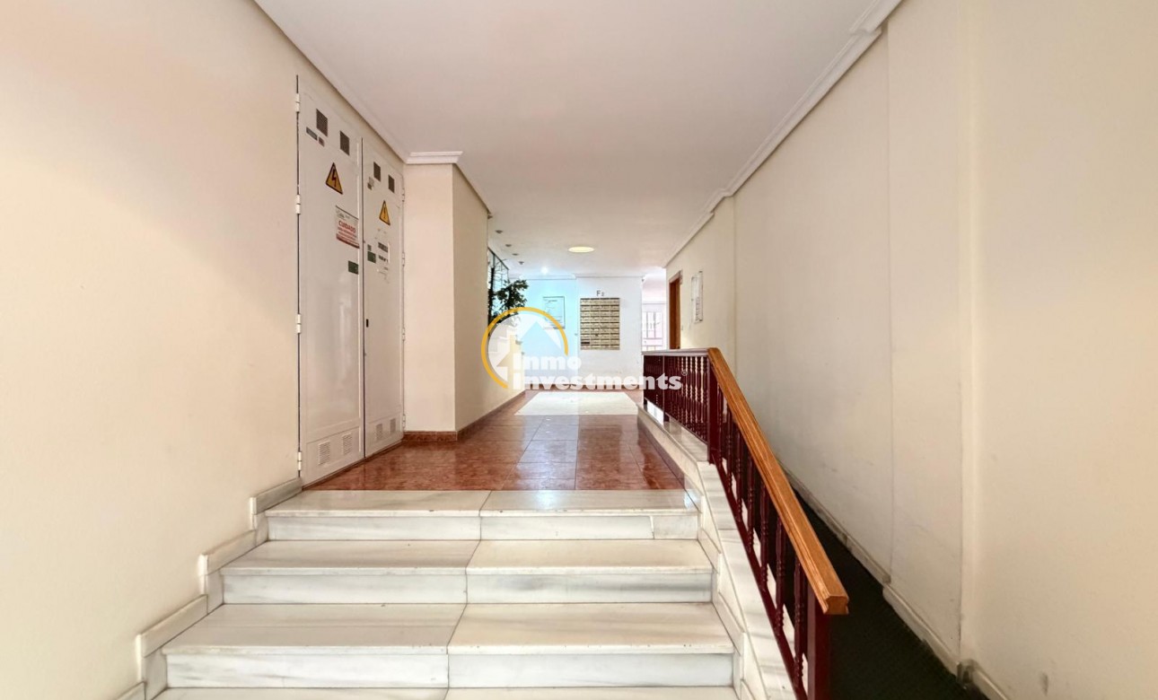 Resale - Apartment - Torrevieja - Estacion de autobuses