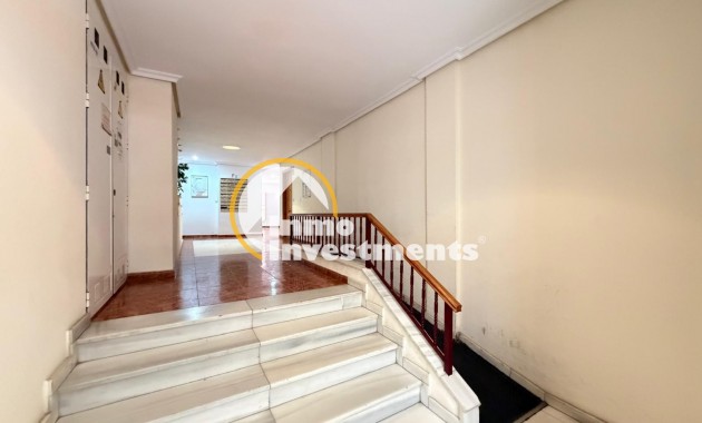 Resale - Apartment - Torrevieja - Estacion de autobuses