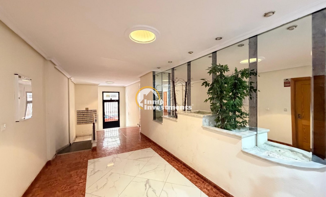 Resale - Apartment - Torrevieja - Estacion de autobuses