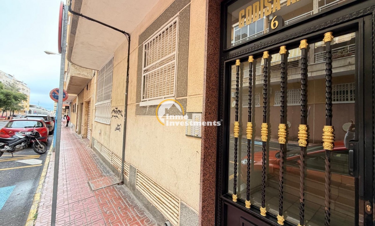 Resale - Apartment - Torrevieja - Estacion de autobuses