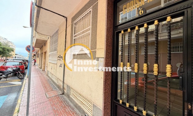 Resale - Apartment - Torrevieja - Estacion de autobuses