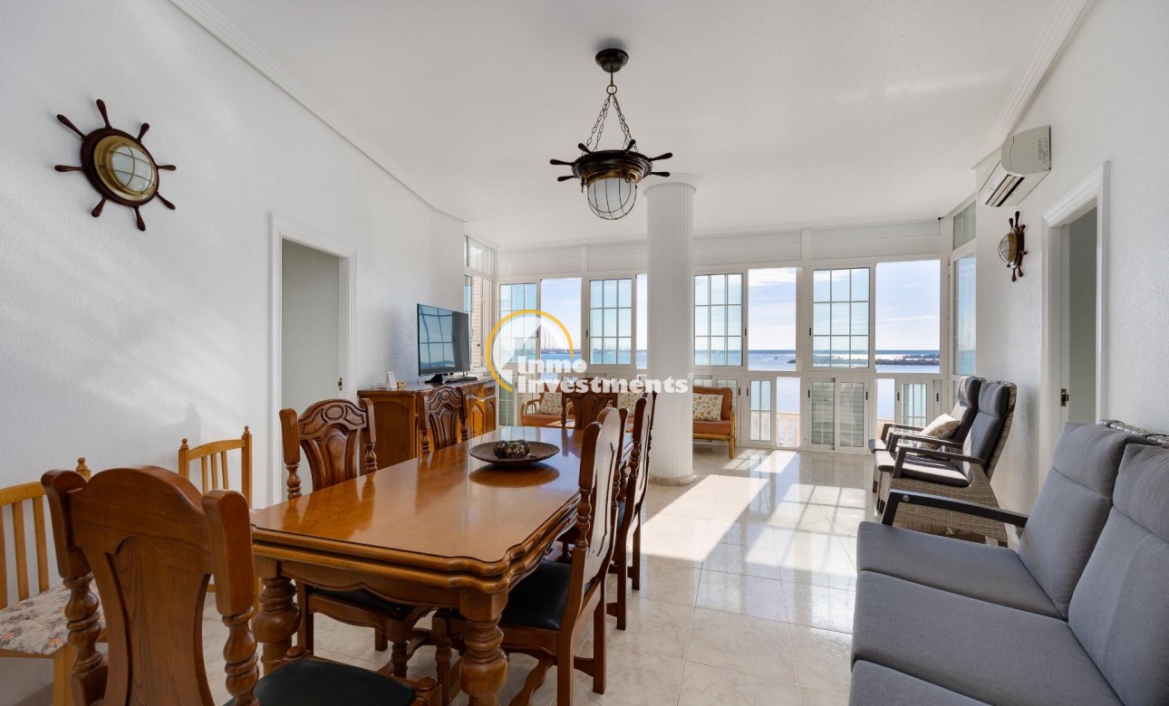 Resale - Apartment - Torrevieja - Acequion