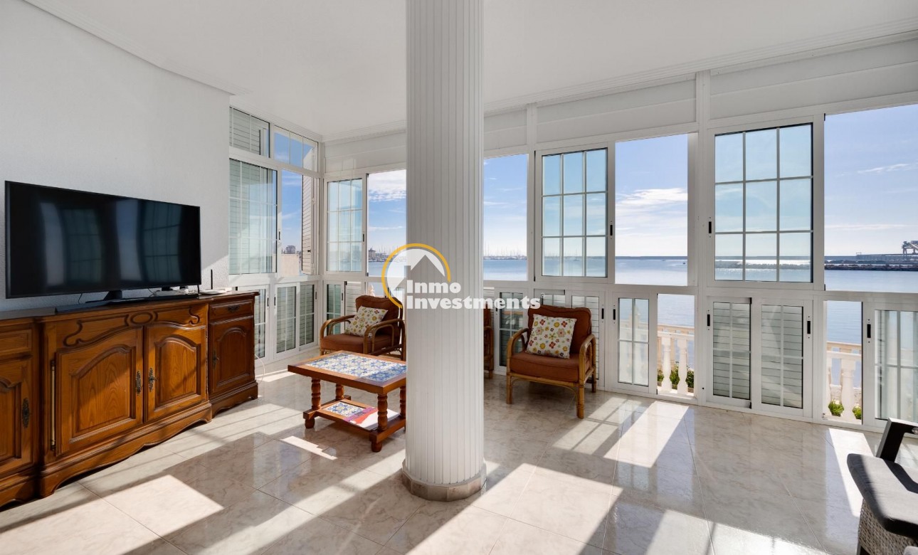 Resale - Apartment - Torrevieja - Acequion