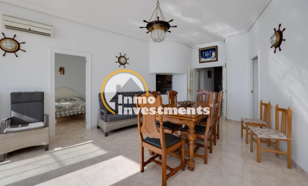 Resale - Apartment - Torrevieja - Acequion