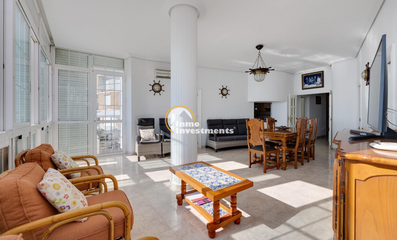 Resale - Apartment - Torrevieja - Acequion