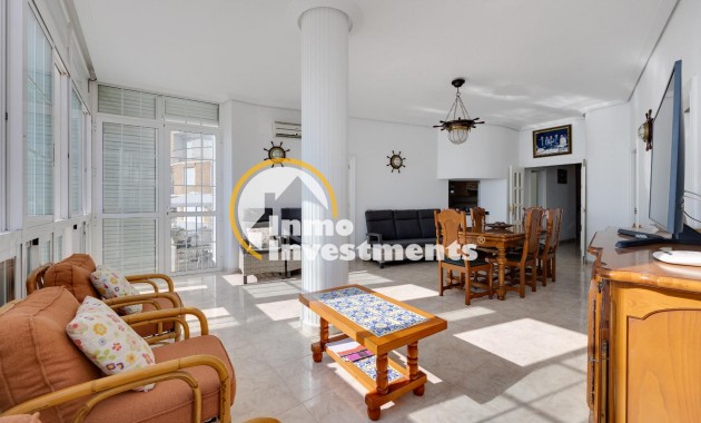 Resale - Apartment - Torrevieja - Acequion