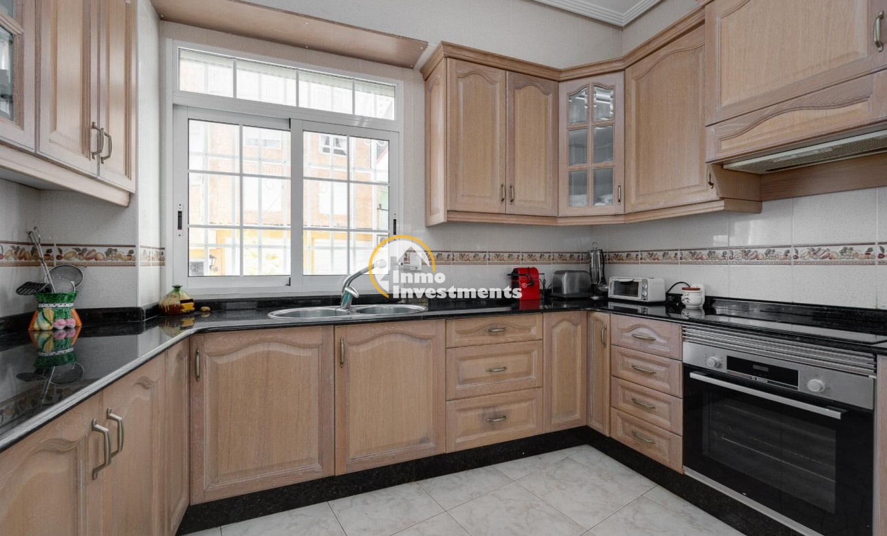 Resale - Apartment - Torrevieja - Acequion