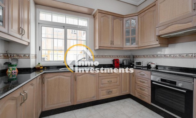 Resale - Apartment - Torrevieja - Acequion