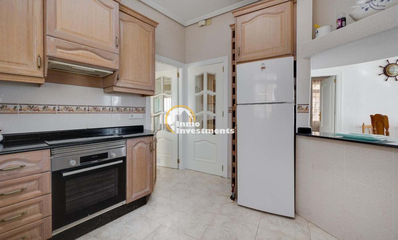 Resale - Apartment - Torrevieja - Acequion