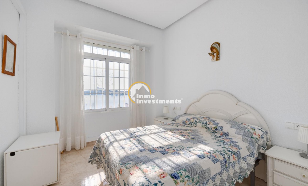 Resale - Apartment - Torrevieja - Acequion