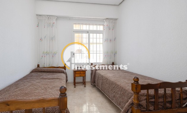 Resale - Apartment - Torrevieja - Acequion
