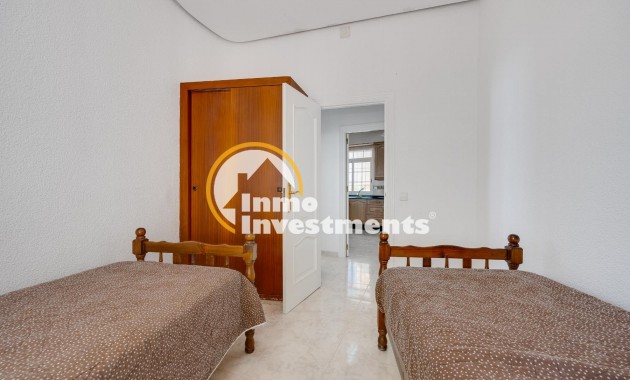 Resale - Apartment - Torrevieja - Acequion