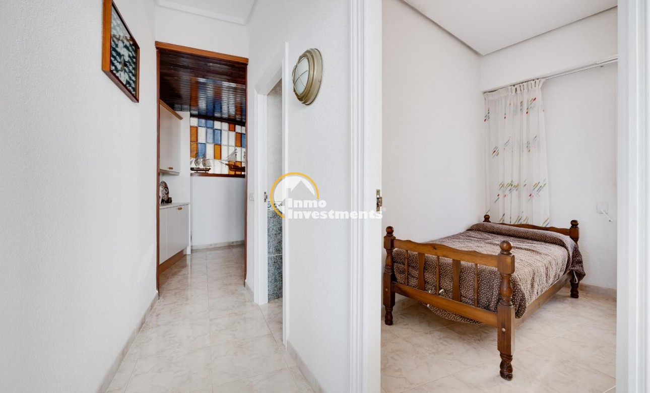 Resale - Apartment - Torrevieja - Acequion