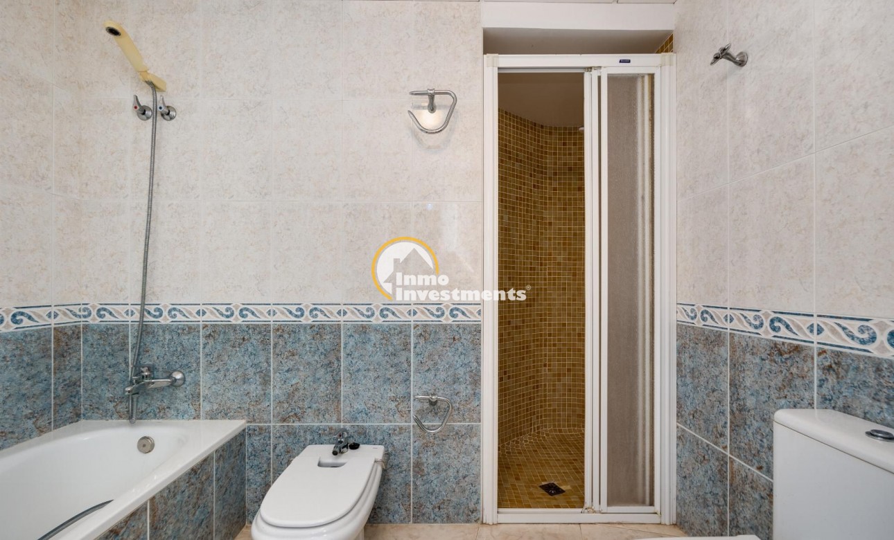 Resale - Apartment - Torrevieja - Acequion